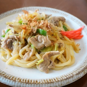 豚肉と野菜の焼きうどん♪麺つゆだけで簡単！美味しい